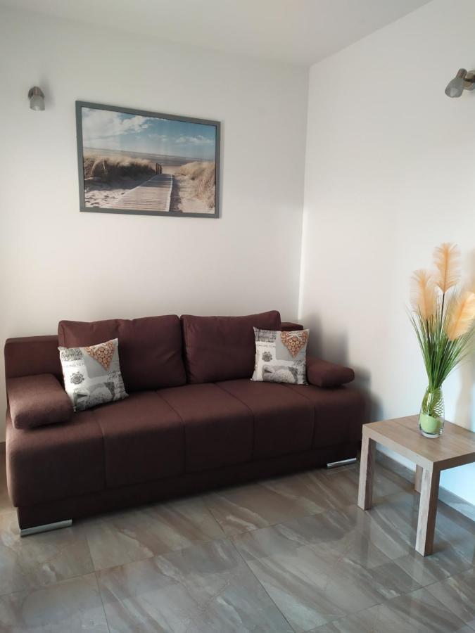 Apartmani Mira Нин Екстериор снимка