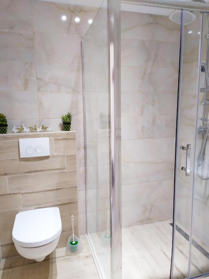 Apartmani Mira Нин Екстериор снимка
